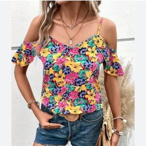 NWT Shein floral vcay top